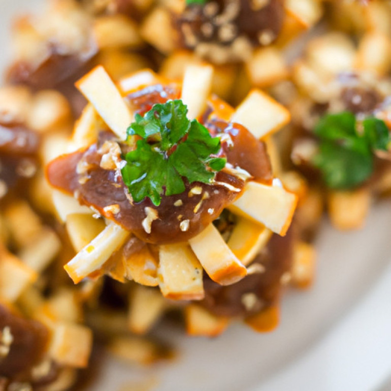 Irresistible Caramel Apple Brie Pretzel Bites: A Delectable Twist!