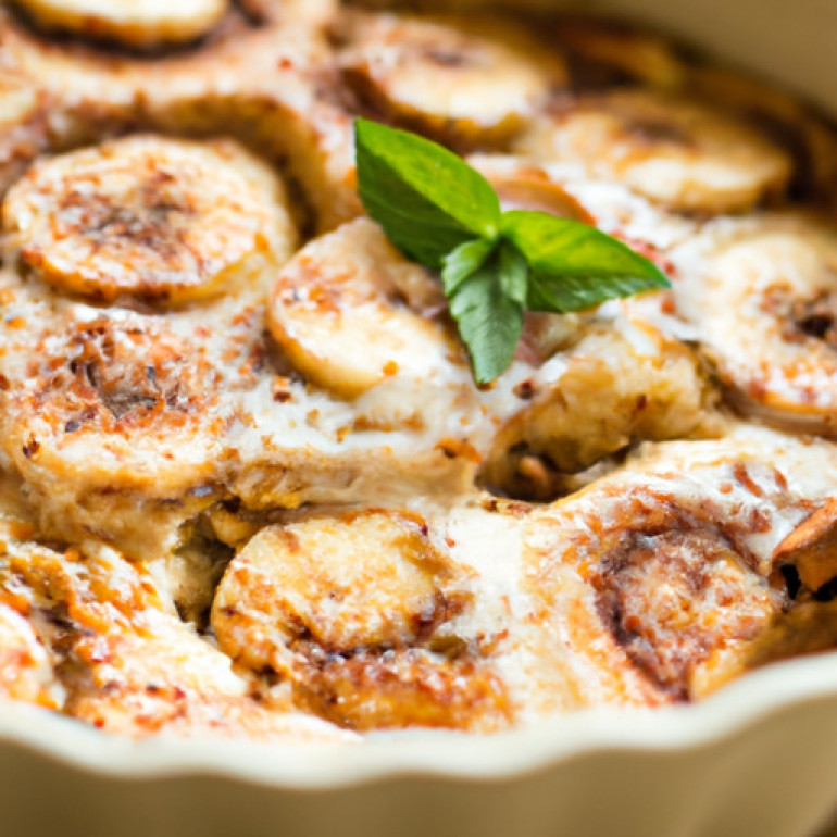 Sensational Banana Cinnamon Roll Bake: A Brunch Favorite!