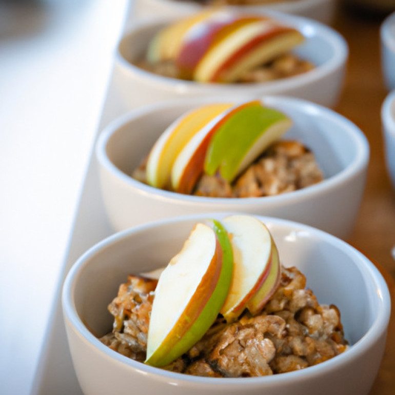 Delicious Apple Oatmeal Breakfast Bites for a Energizing Morning