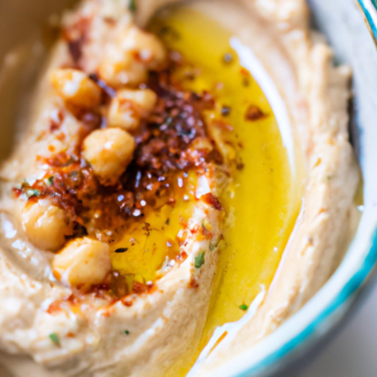 Creamy Chickpea Dip: Delicious Tahini-Free Recipe