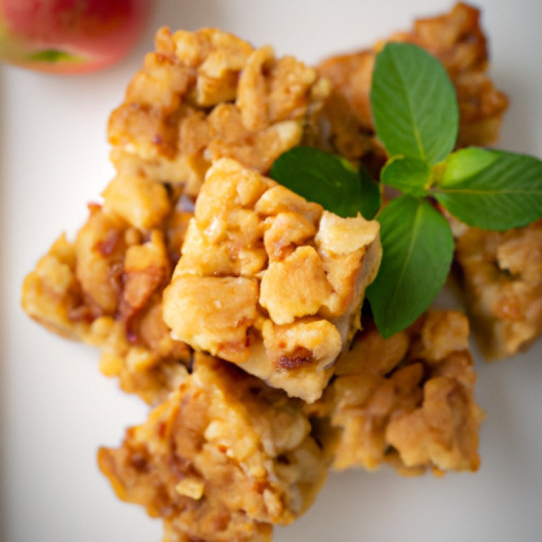 Irresistible Caramel Apple Streusel Bars Recipe