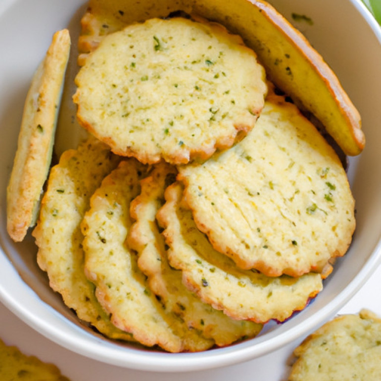 Savory Basil Biscuits: A Flavorful Butter Delight