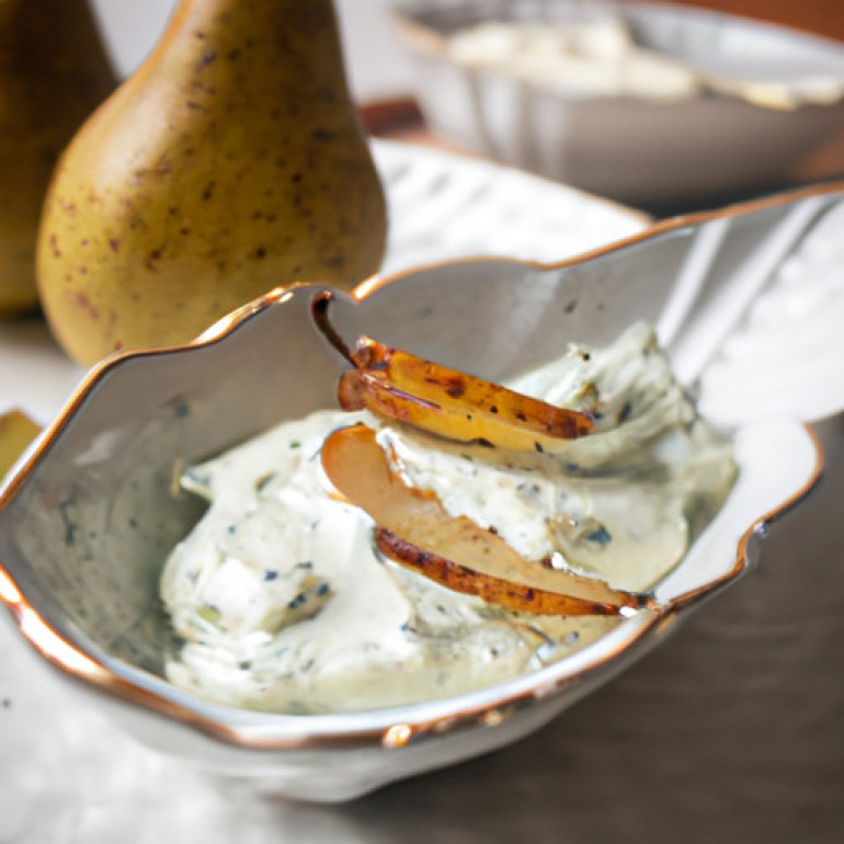 Delightful Pear Slices Dipped in Cinnamon Cream Cheese