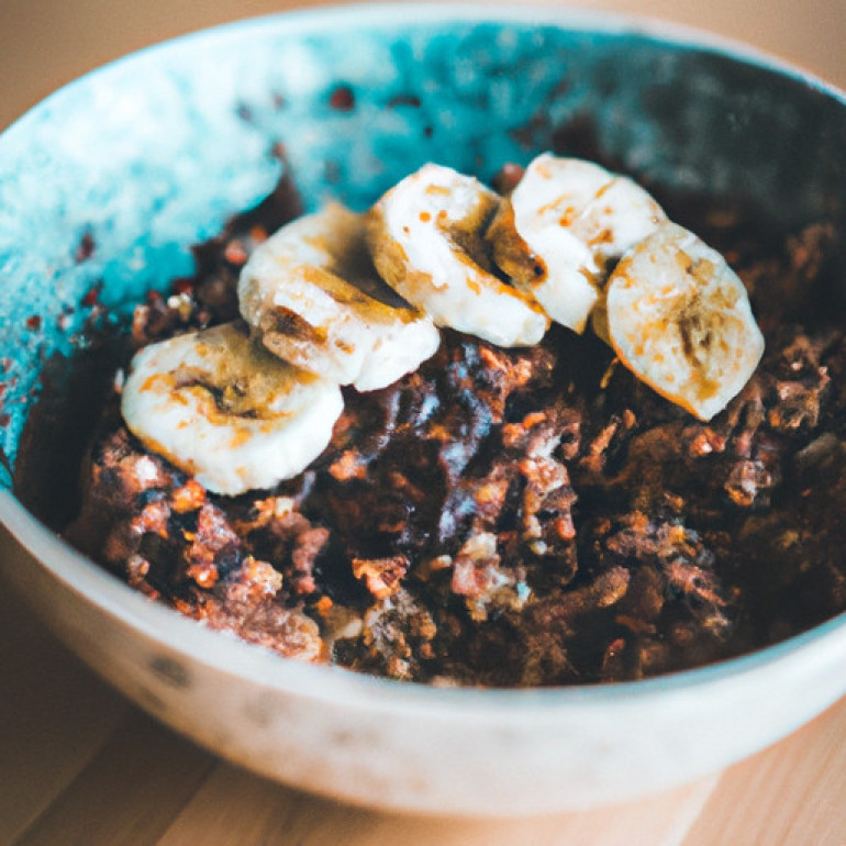 Decadent Vegan Chocolate Banana Oatmeal: A Delicious Morning Indulgence