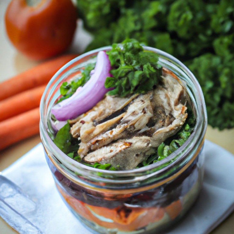 Ultimate Oven-Roasted Chicken Mason Jar Salad: A Flavorful Twist