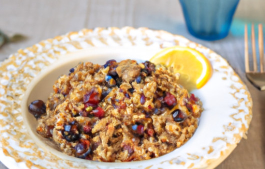 Zesty Quinoa Delight with Chickpeas and Tangy Huckleberries