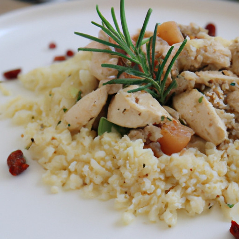 Savory Rosemary Chicken Couscous Salad: A Flavorful Twist
