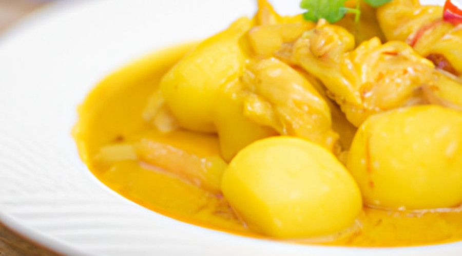 Savory Chicken Curry with Fragrant Lemongrass and Potatoes