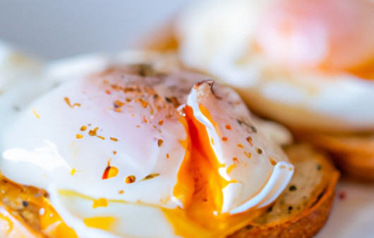 Flavorful Poached Eggs Made Easy