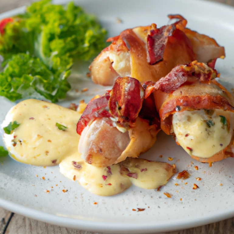 Ultimate Creamy Bacon Chicken Thighs: A Delicious Twist!