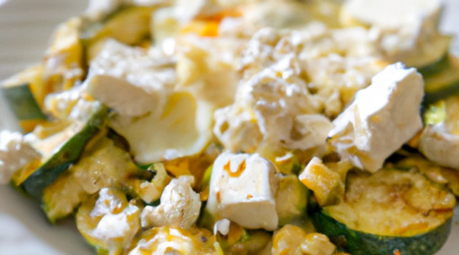 Zesty Zucchini and Feta Scrambled Eggs: A Flavorful Twist