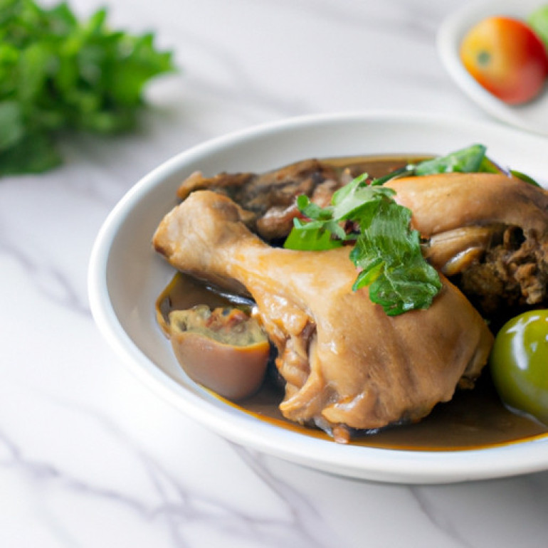 Hearty Instant Pot Chicken Thighs with Tangy Tomatillos: A Flavorful Twist!