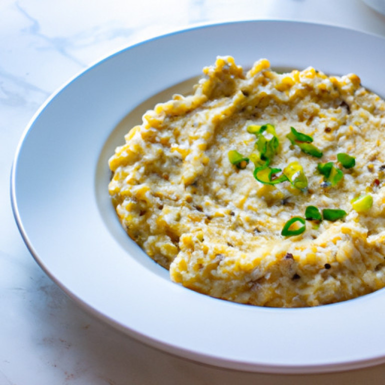 Savory Cheddar-Garlic Cauliflower Mash: A Delicious Low-Carb Twist!