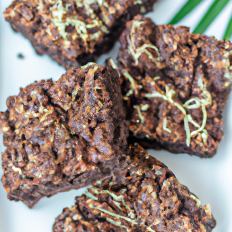 Irresistible Crunchy Samoa Brownies: A Decadent Delight