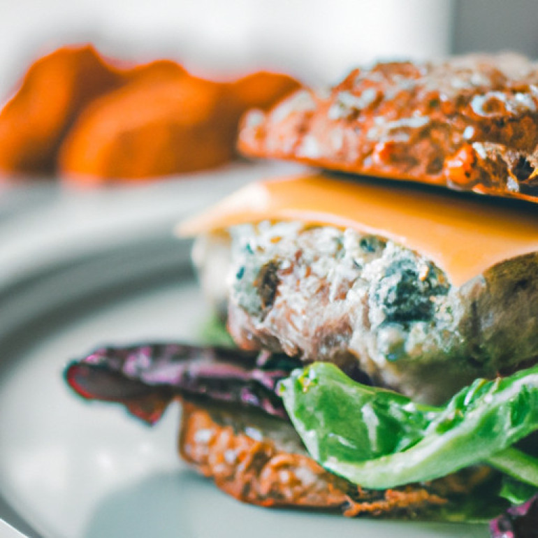 Delicious Buffalo Blue Cheese Chicken Burger Recipe