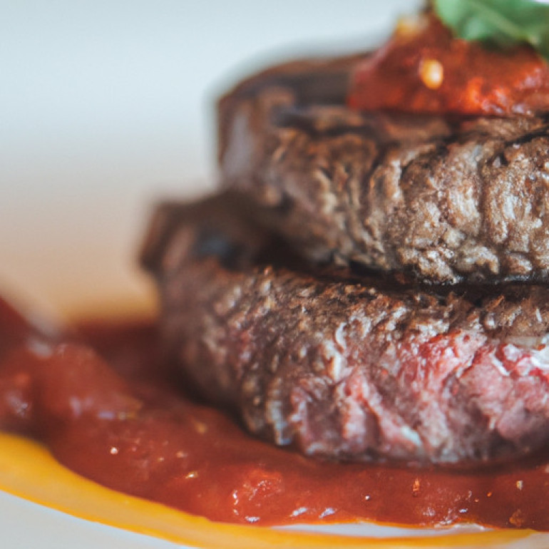 Juicy Round Steak with Zesty Tomato Sauce