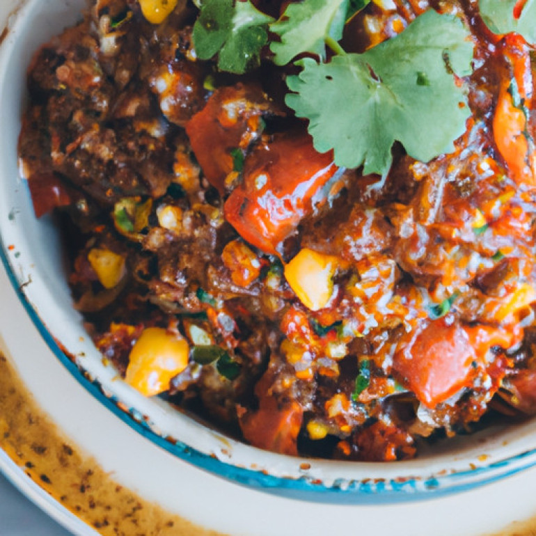 Speedy Quinoa Chili Recipe - A Flavorful and Easy Meal