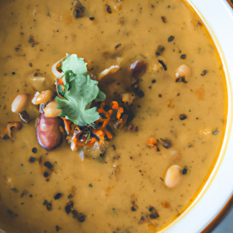 Savor the Ultimate Hearty Lentil Curry Soup